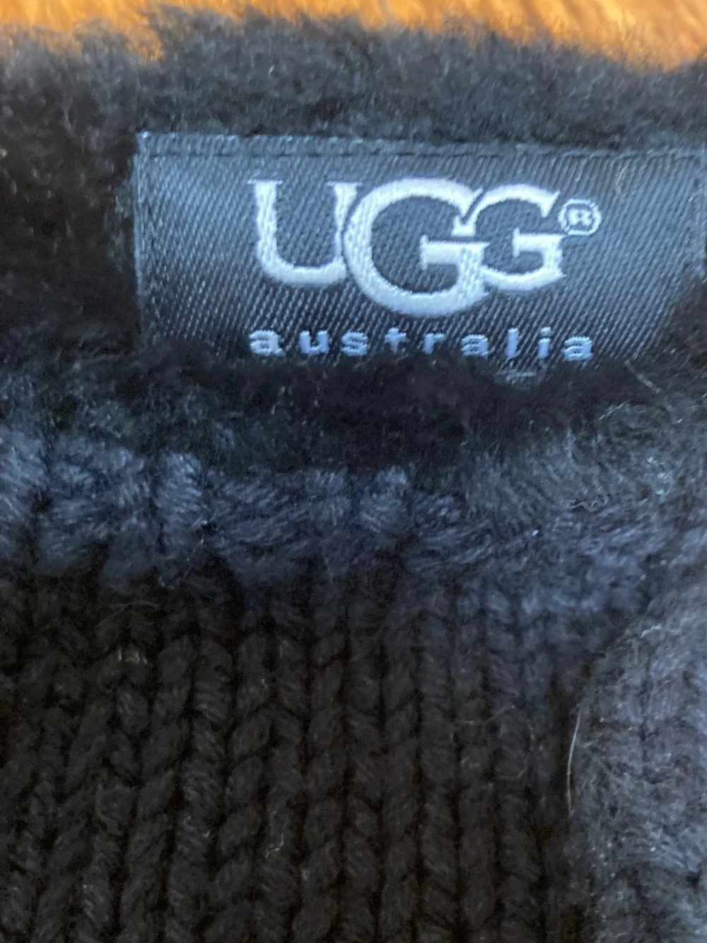 Ugg Mittens with Fur Trim Fold Over Flap